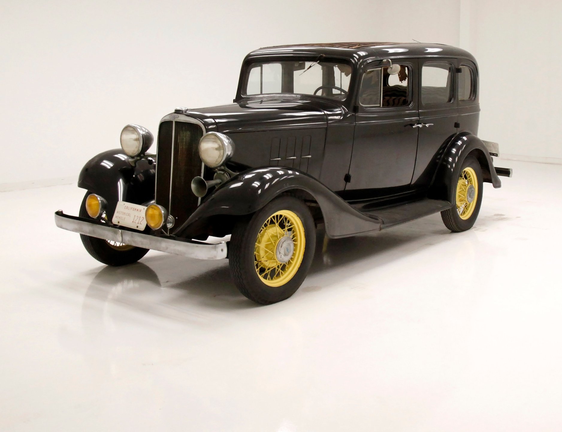 1933 Chevrolet CA Master Sedan in Black