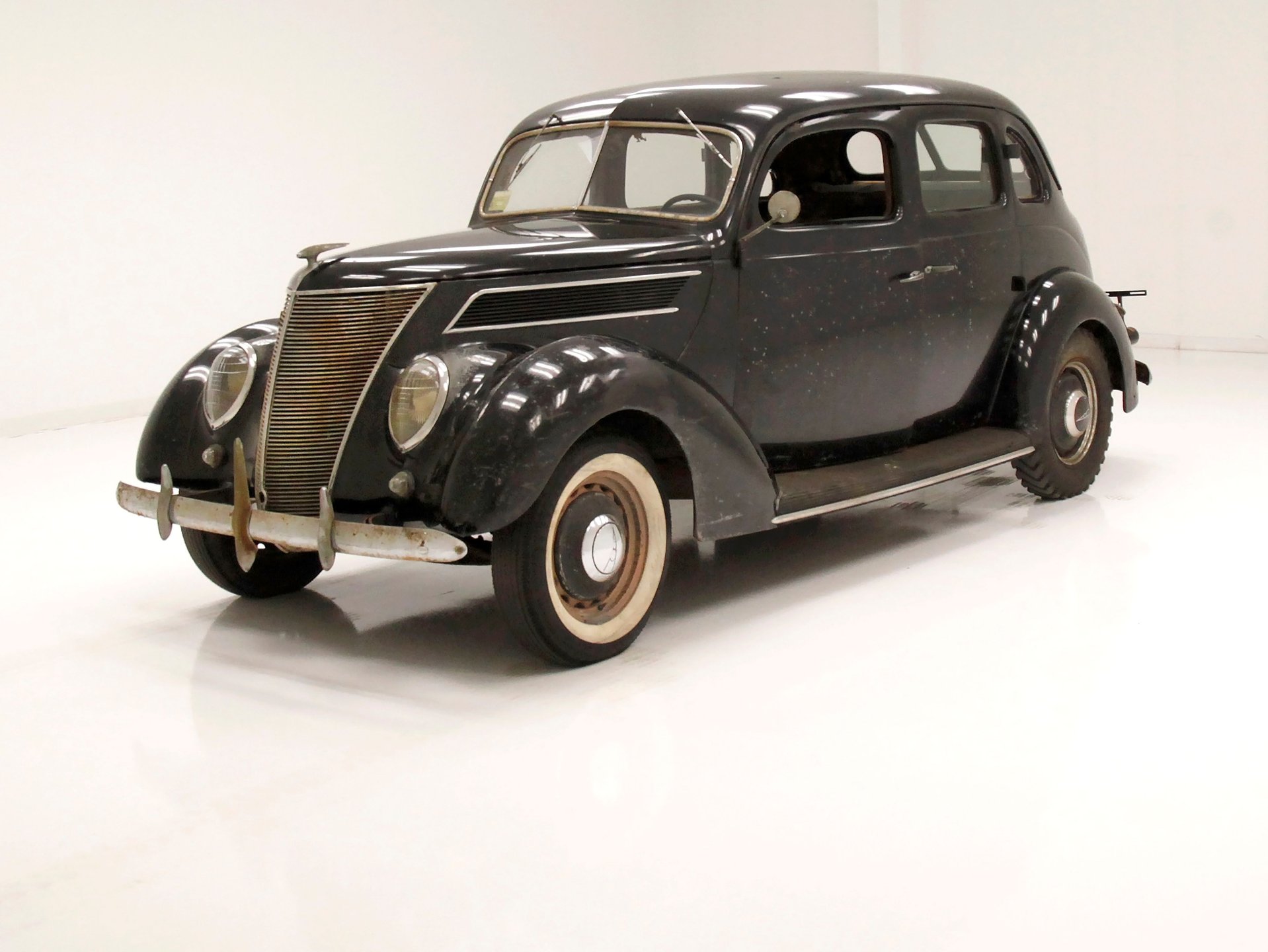 1937 Ford Fordor Sedan in Black