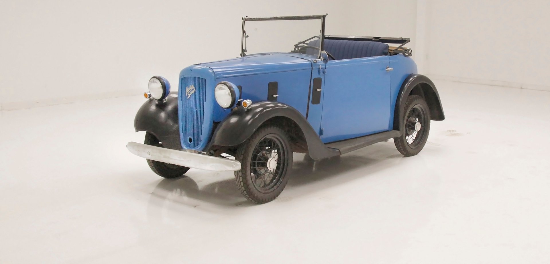 1933 Austin 10 Convertible Coupe in Light Blue