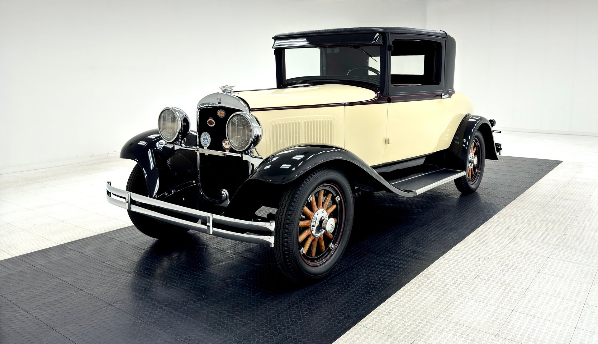 1929 Plymouth Model U in Cream