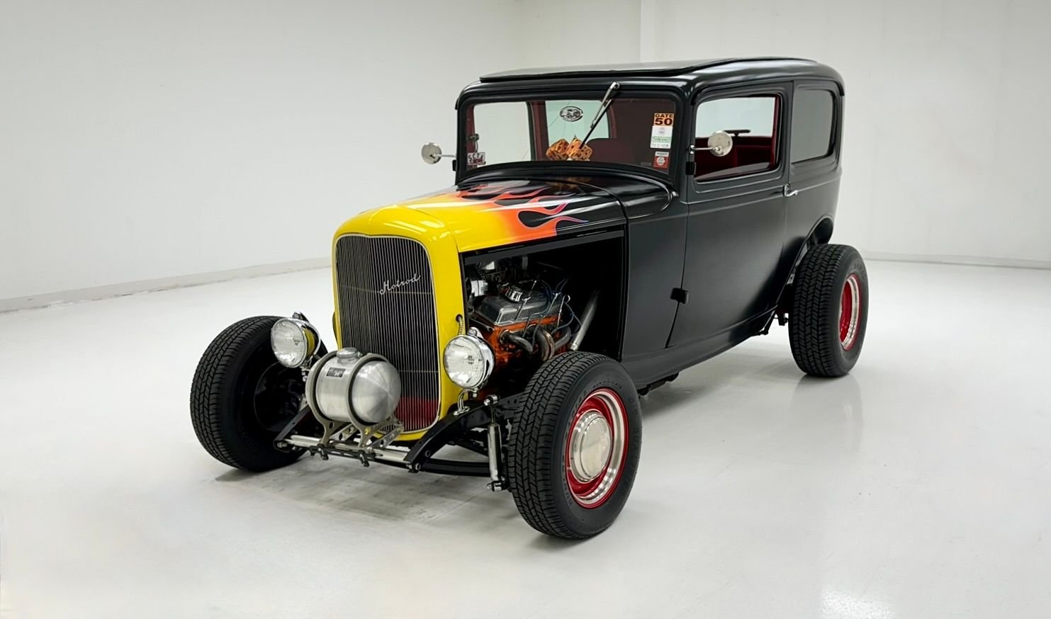 1932 Ford 40 Series in Black