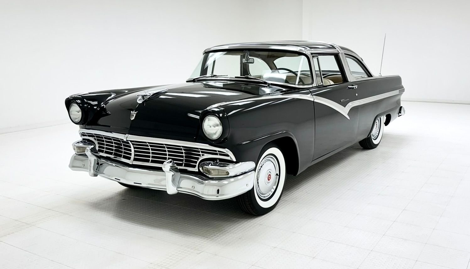 1956 Ford Fairlane in Black