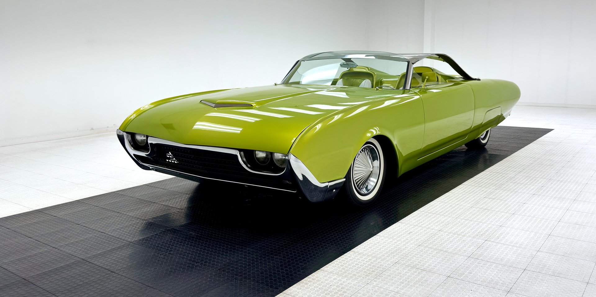 1962 Ford Thunderbird