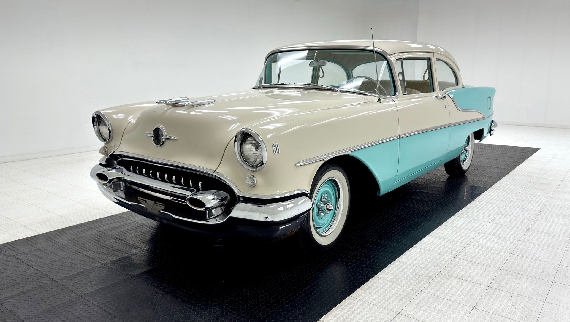 1955 Oldsmobile 88 in Aqua