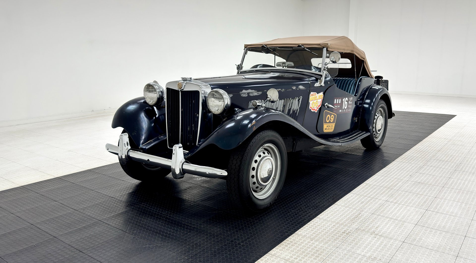 1951 MG TD in Dark Blue