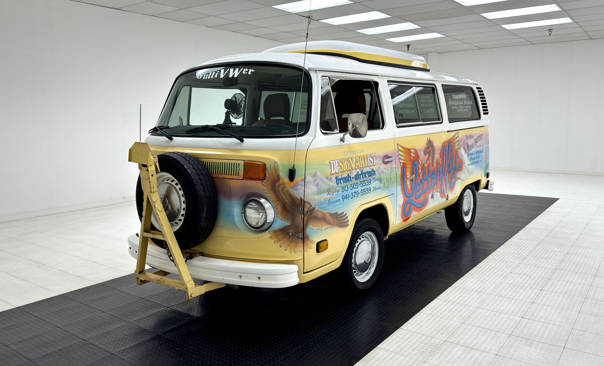 1976 Volkswagen Type 2 in Cream