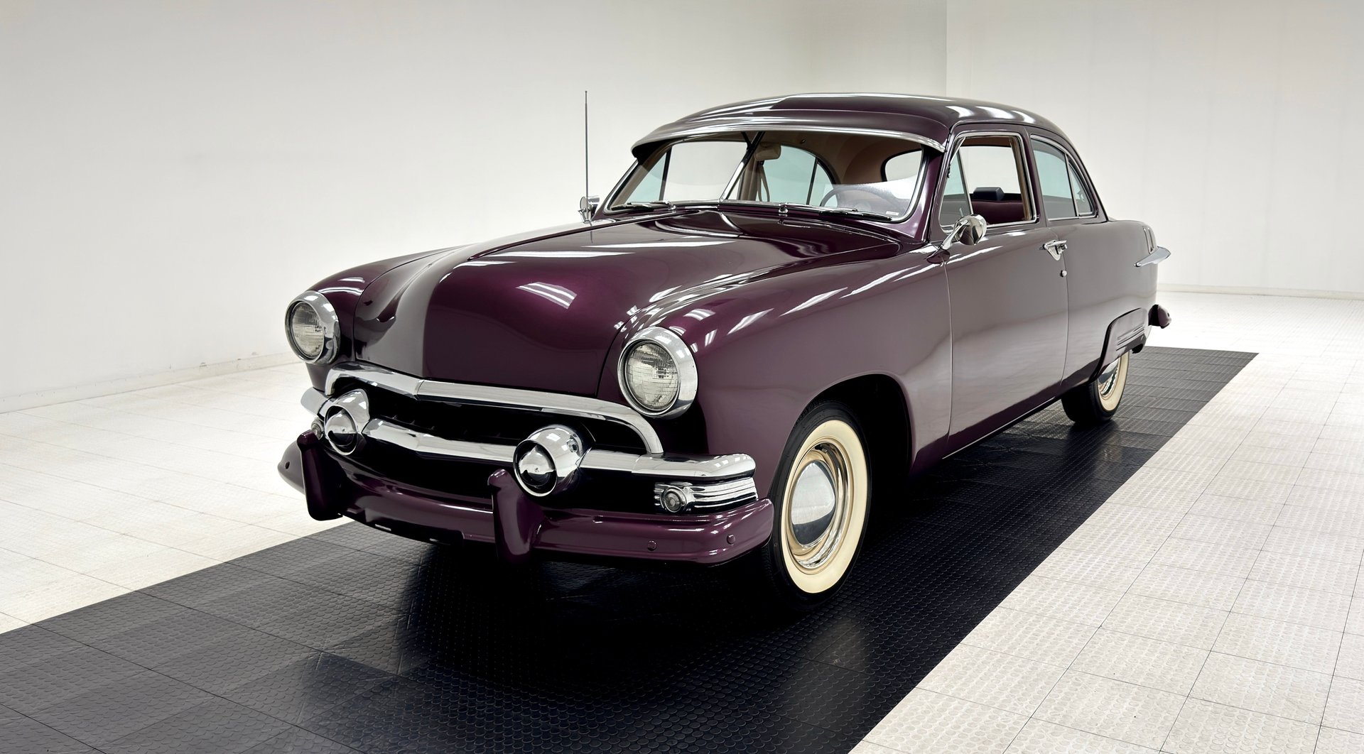 1951 Ford Custom Deluxe in Purple