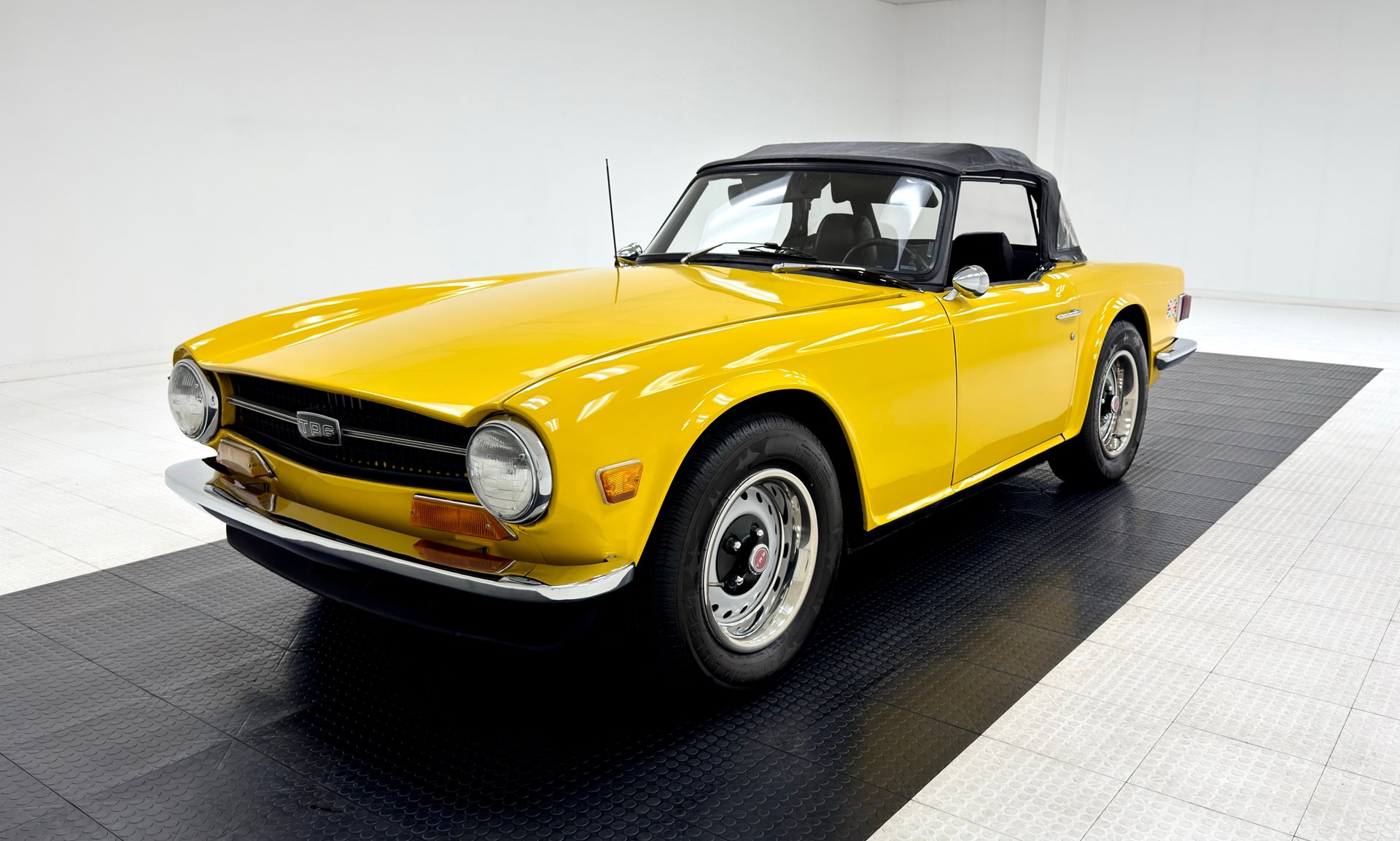 1972 Triumph TR6 in Yellow