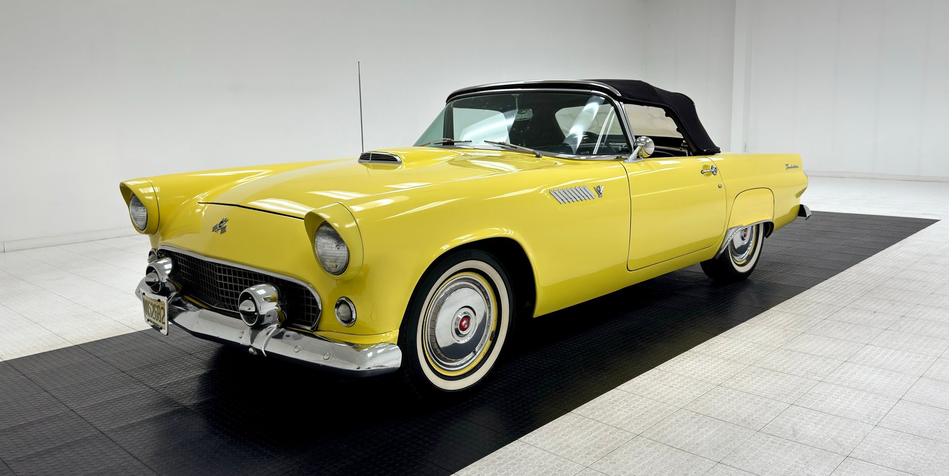 1955 Ford Thunderbird