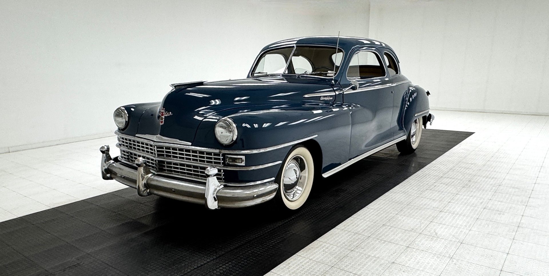 1947 Chrysler New Yorker in Cream