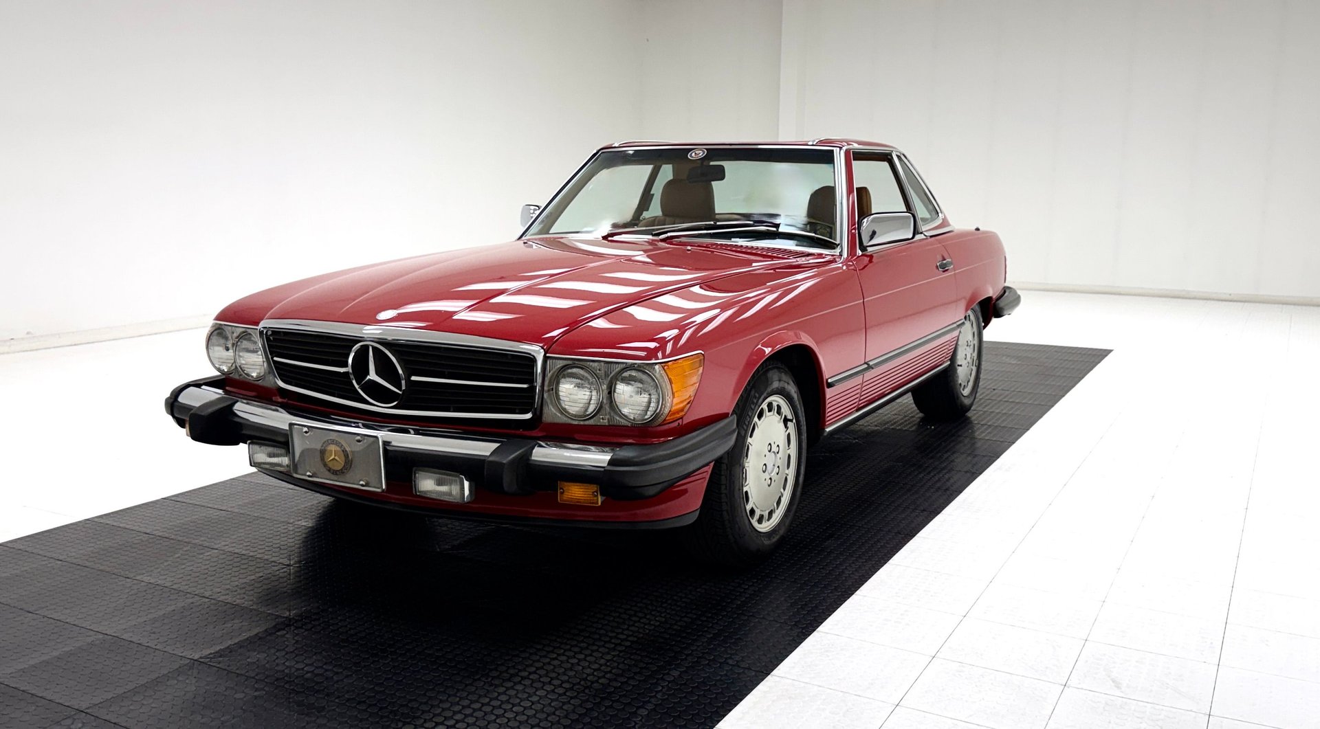 1987 Mercedes-Benz 560SL in Red