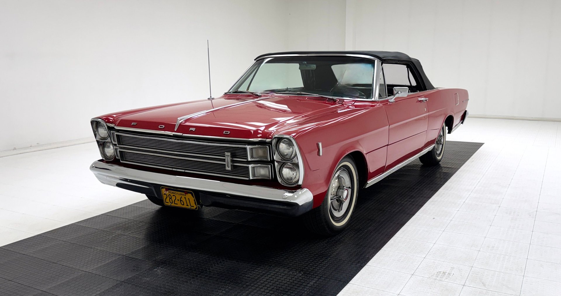 1966 Ford Galaxie 500 in Red