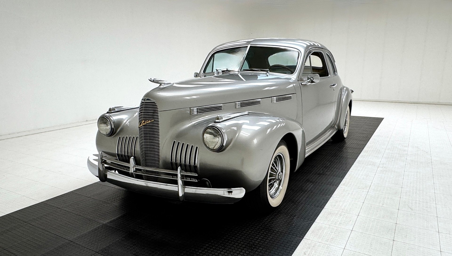 1939 LaSalle Series 52 Special Coupe in Silver