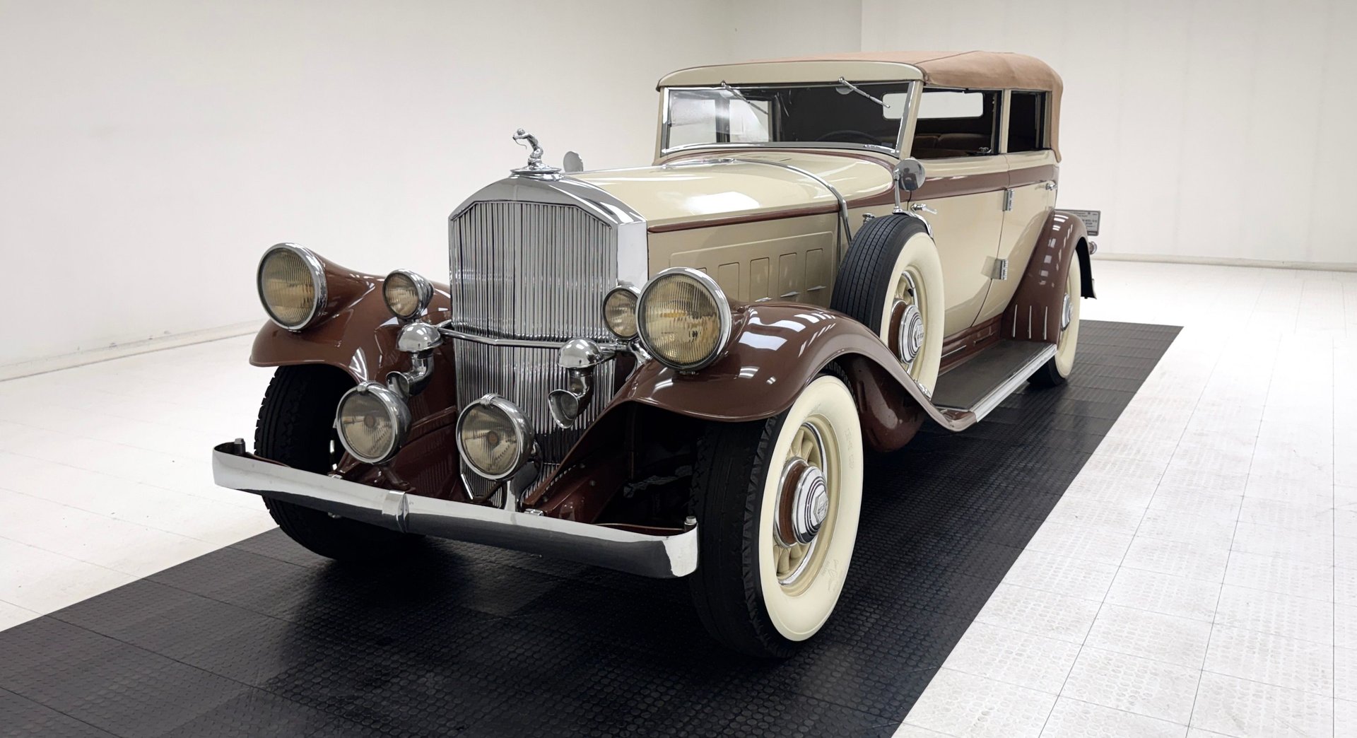 1932 Pierce Arrow Model 52