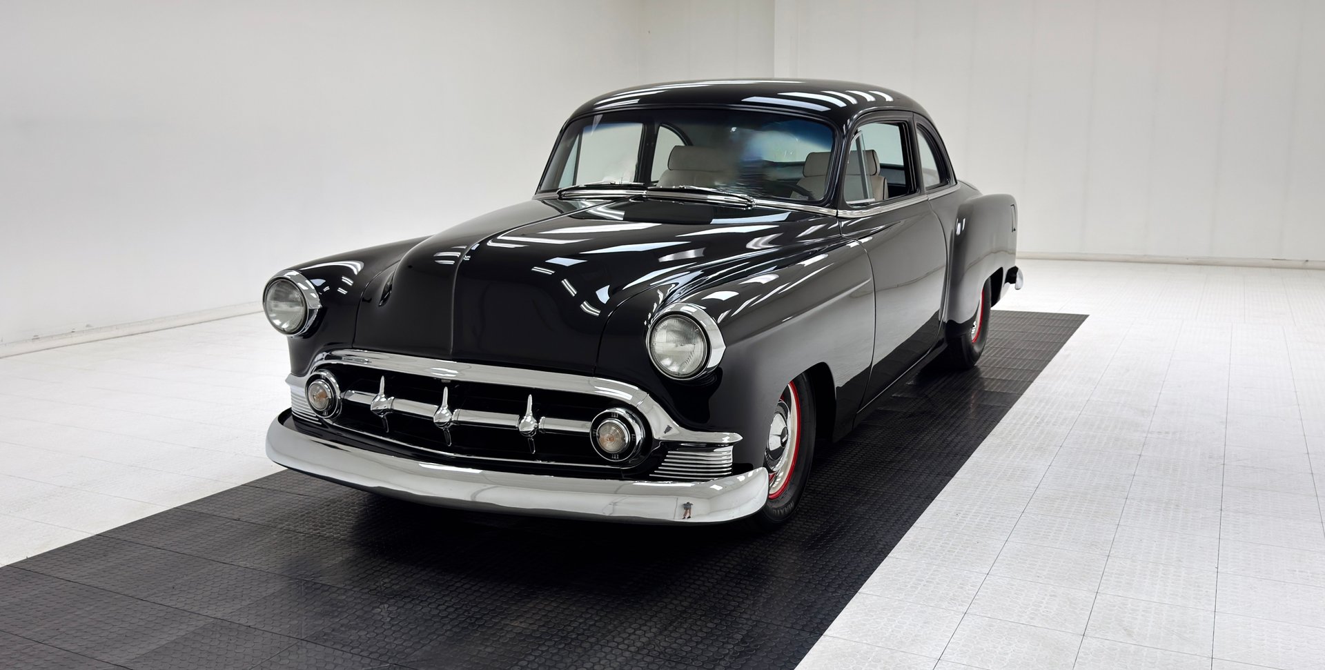1953 Chevrolet 150 in Black