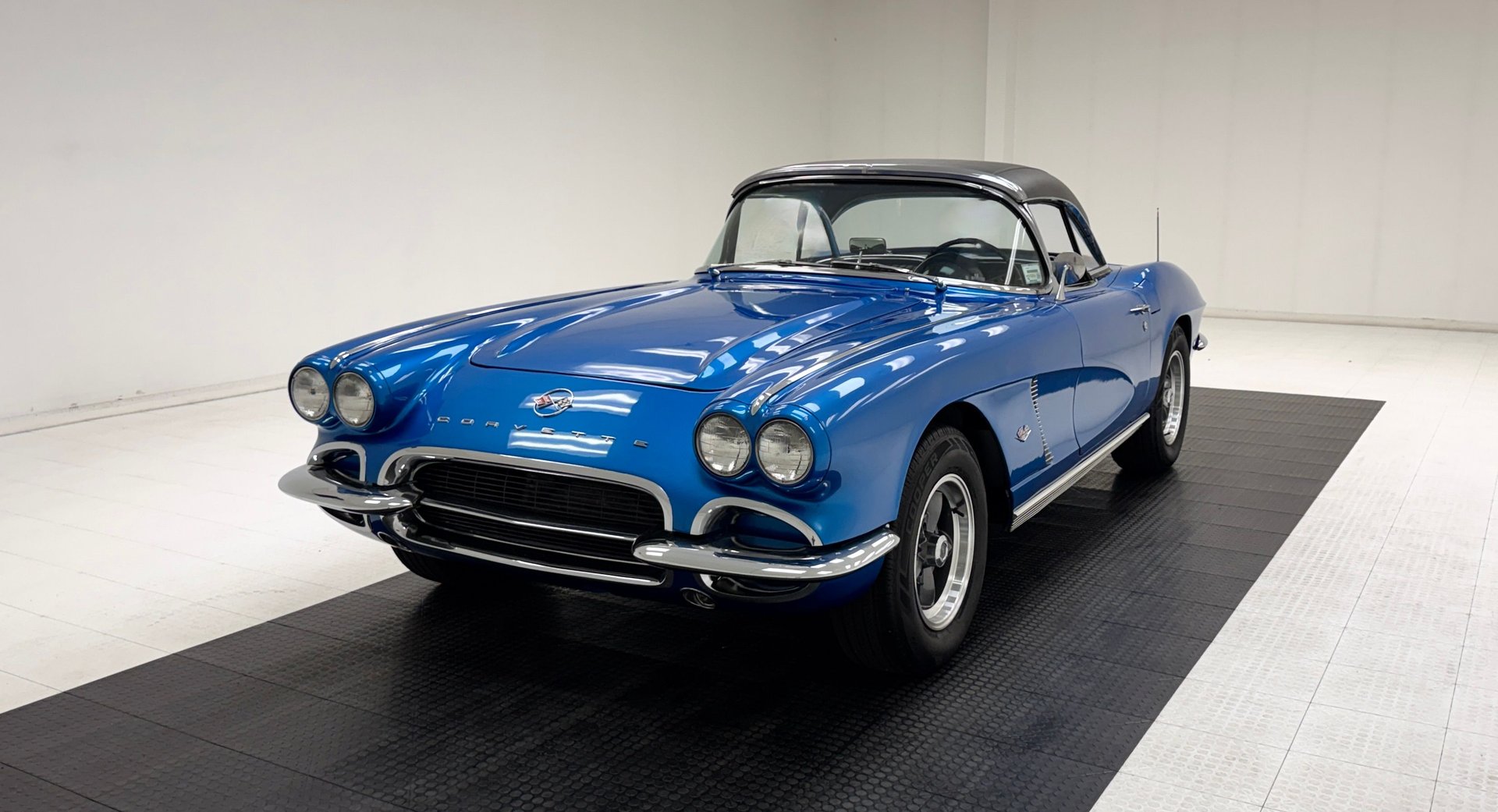 1962 Chevrolet Corvette in Blue