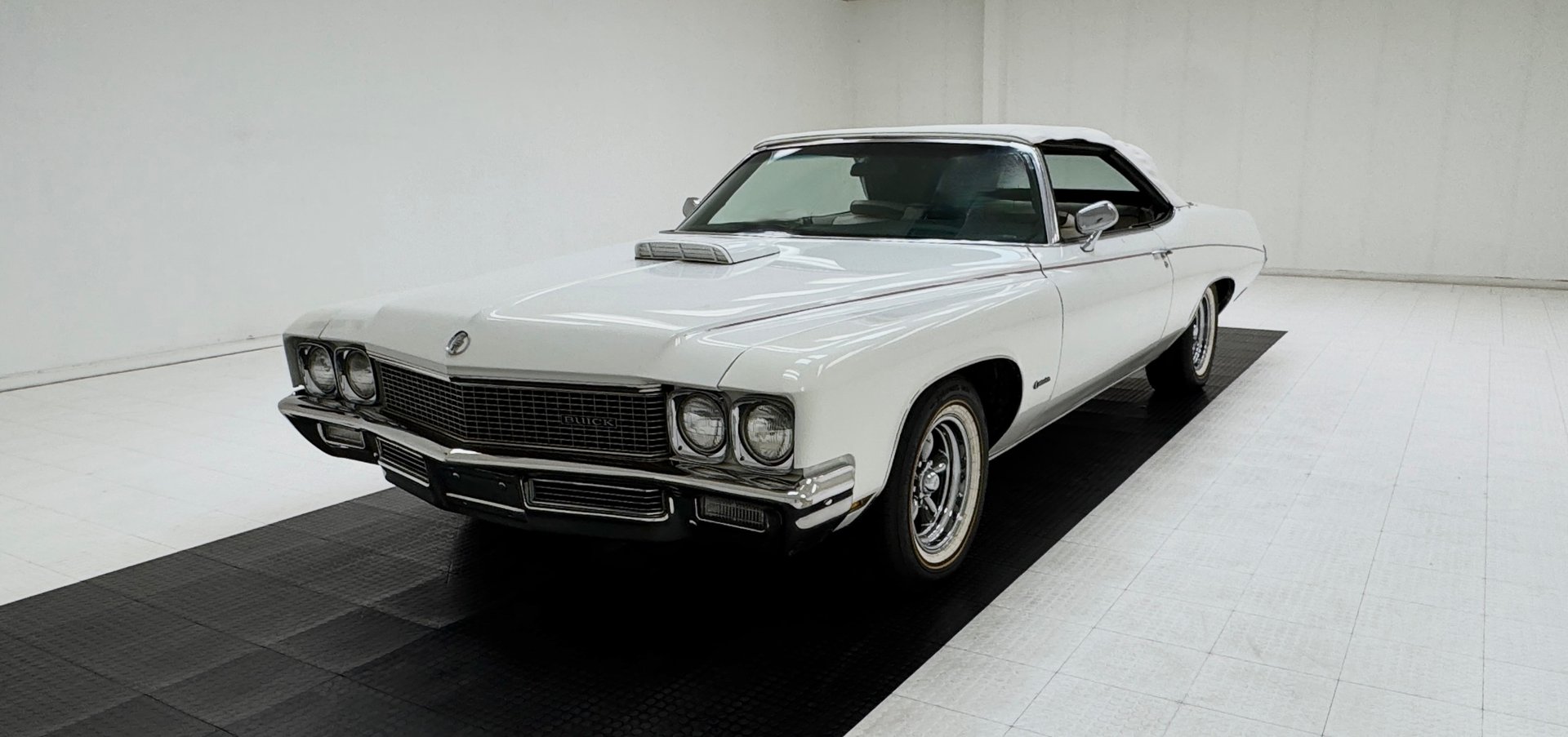1971 Buick Centurion in White