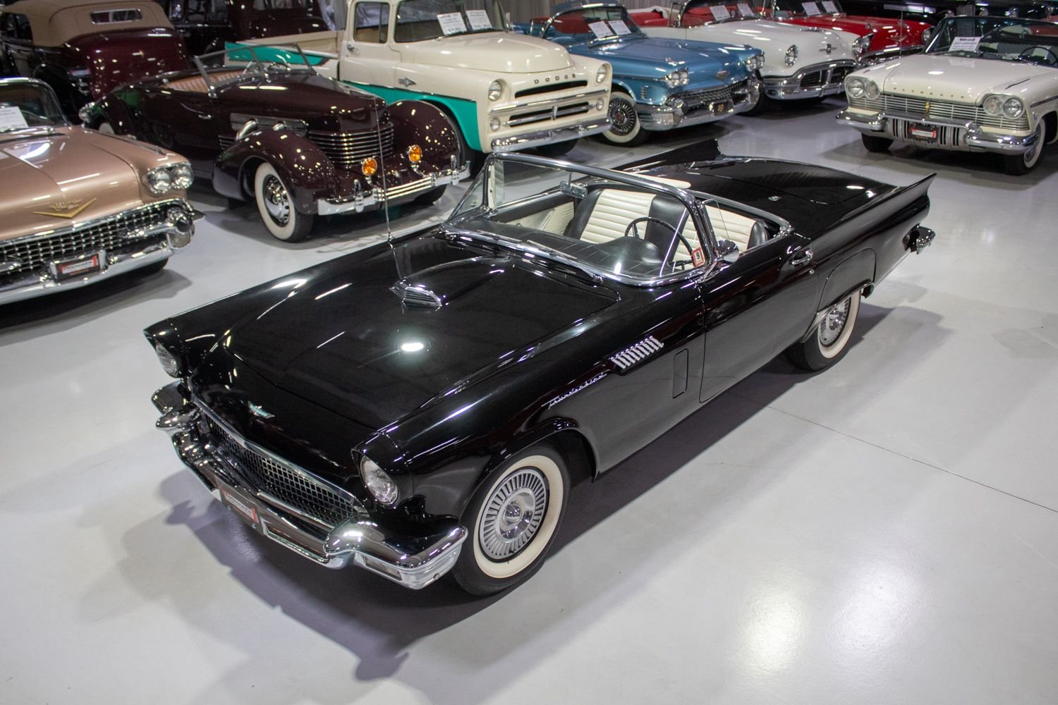 1957 Ford Thunderbird in Raven Black