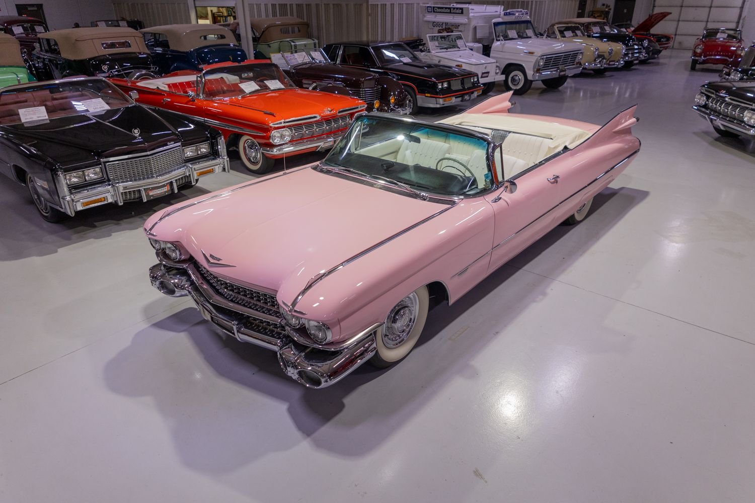 1959 Cadillac Series 62 Convertible in Elvis Flamingo Pink