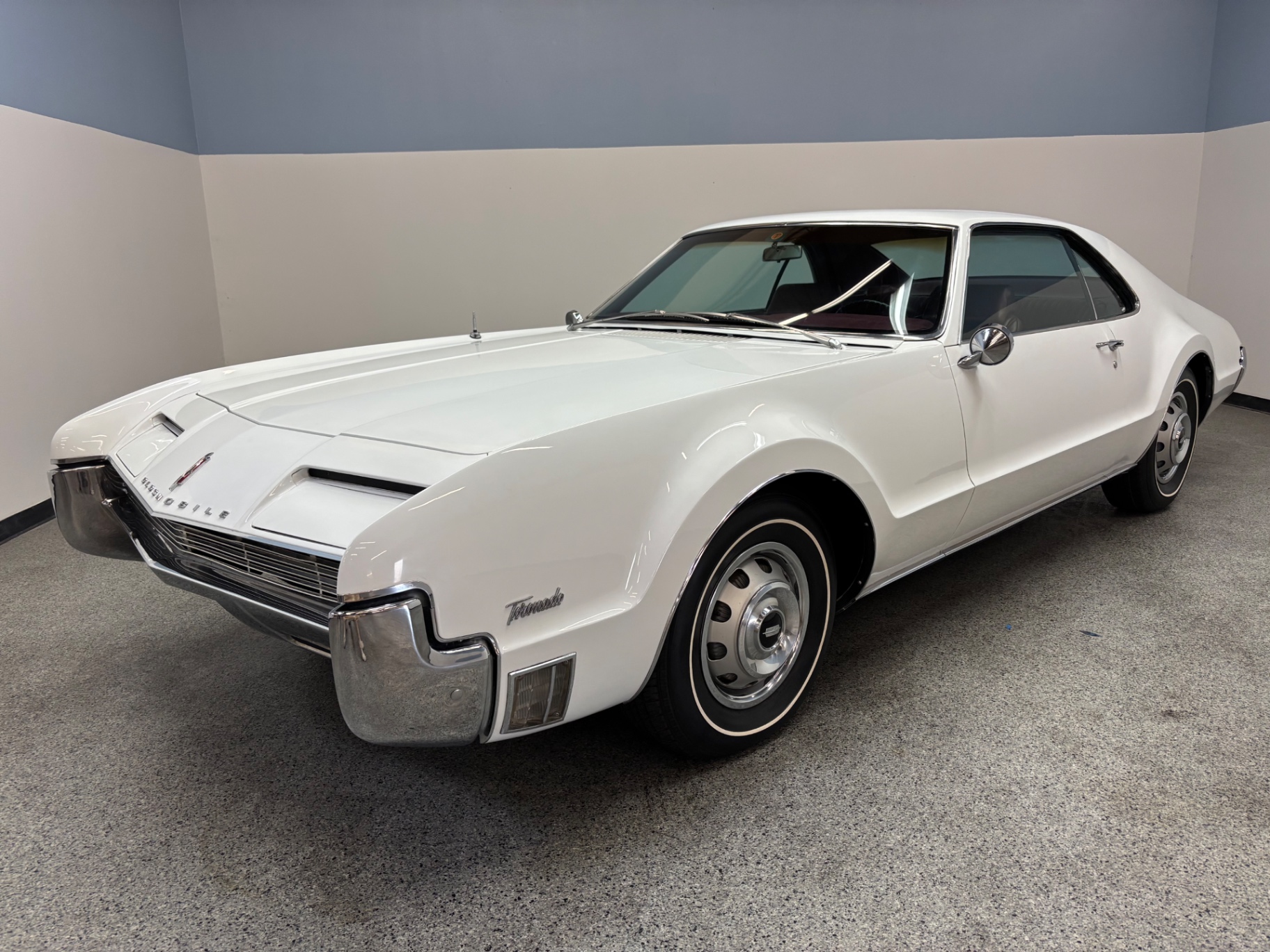 1966 Oldsmobile Toronado Deluxe